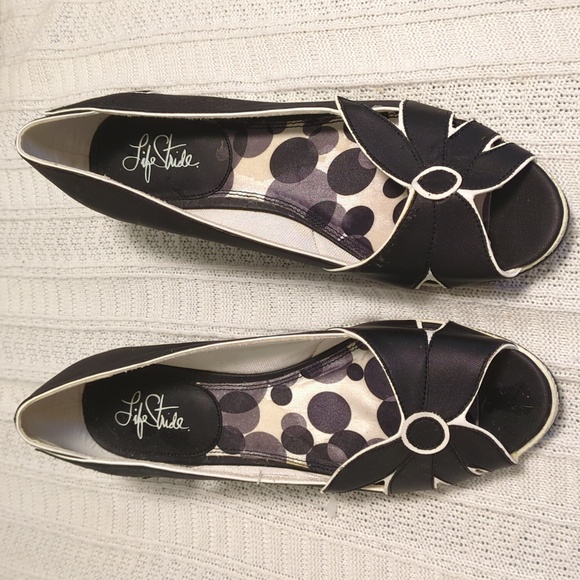 Elevate Your Style with Life Strides Matisse WedgesTap on a clip to paste it in - Picture 1 of 12